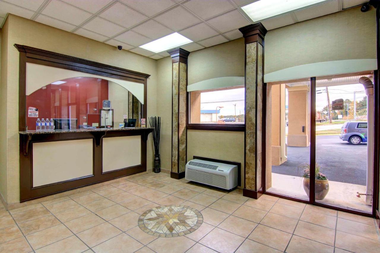 Red Roof Inn Atlanta - Six Flags Lodge West Экстерьер фото