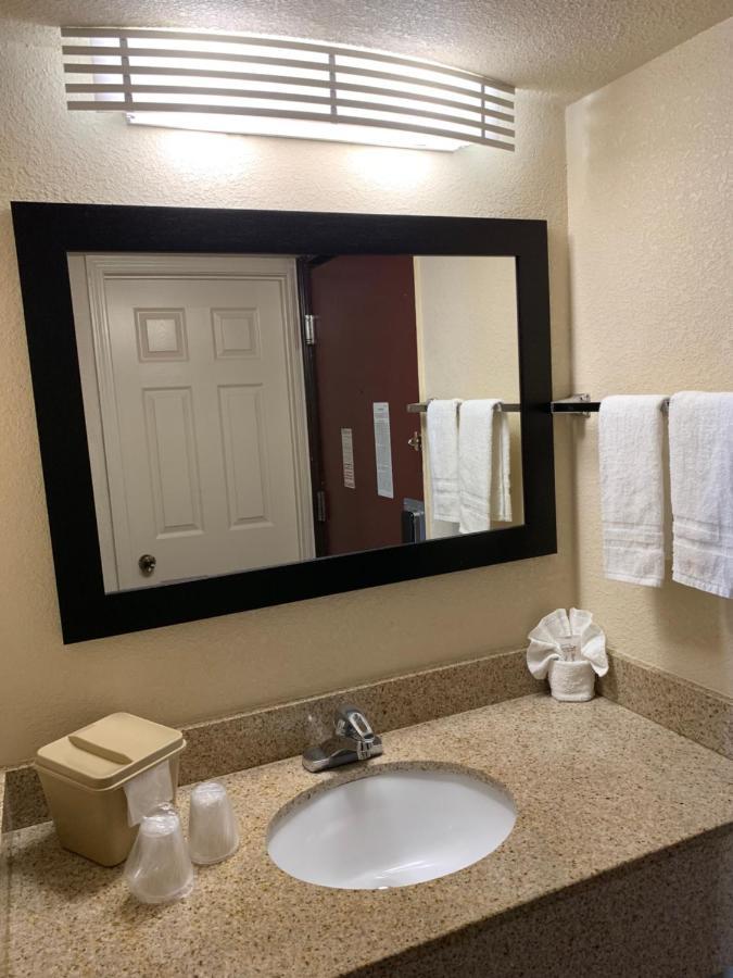 Red Roof Inn Atlanta - Six Flags Lodge West Экстерьер фото