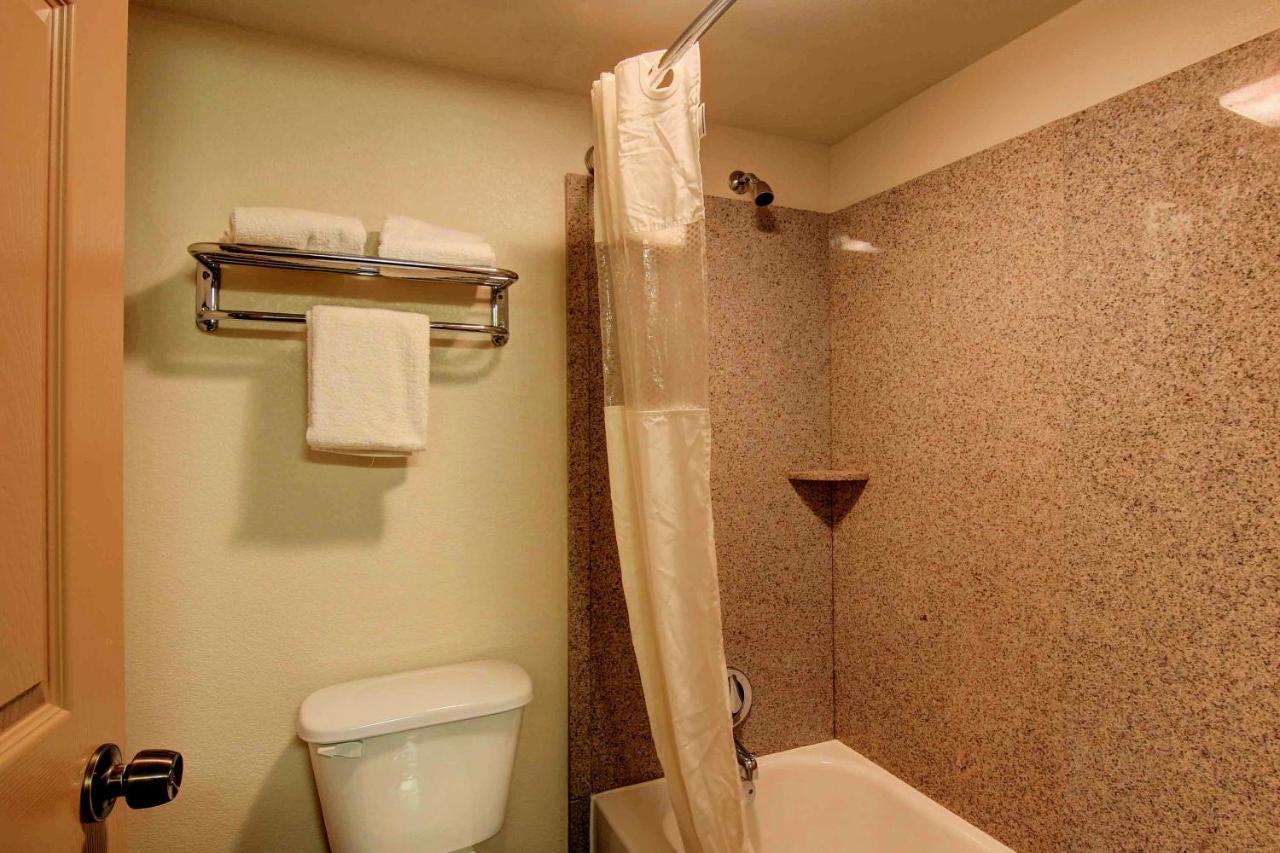 Red Roof Inn Atlanta - Six Flags Lodge West Экстерьер фото